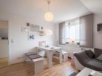 Wohnimmobilie Miete Dachgeschosswohnung Sollten Sie selbst Eigentümer einer Immobilie sein und diese verkaufen oder vermieten wollen, dann sind wir Ihnen gerne dabei behilflich. 100 % unserer Auftragg