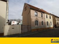 Wohnimmobilie Kauf Mehrfamilienhaus Bei der hier angebotenen Immobilie handelt es sich um ein massiv gebautes 1-2 Familienhaus aus dem Jahr 1930 und wurde in den 80 Jahren renoviert. Das Gebäude erstr