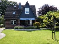 Wohnimmobilie Kauf Einfamilienhaus Gepflegtes EFH mit Garage, Carport und Schwimmteich