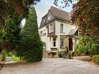 Wohnimmobilie Kauf Burg/Schloß/Bauernhaus/Villa/Herrenhaus/Landhaus/Reiterhof Repräsentative Unternehmervilla mit parkähnlichem Grundstück