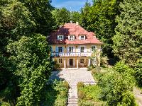 Exklusive Immobilie Burg/Schloß/Bauernhaus/Villa/Herrenhaus/Landhaus/Reiterhof Repräsentative Altbauvilla in Grafrath