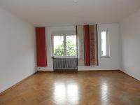 Wohnimmobilie Miete Etagenwohnung Helle wunderbare geräumige 2 Zimmer Wohnung mit separater Pantryküche