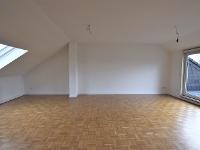 Wohnimmobilie Miete Dachgeschosswohnung Ruhige helle modernisierte 3 Zimmer Dachgeschoss- Wohnung mit Sonnenterrasse in Fischeln