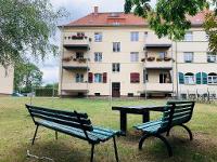 Wohnimmobilie Kauf Etagenwohnung Helle Drei-Raum-Wohnung mit Laminat, Tageslichtbad und Balkon im schönen Engelsdorf