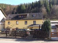 Wohnimmobilie Kauf Einfamilienhaus Wohnen mitten im Thüringer Wald - ein schönes Domizil für eine glückliche Familie