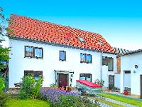 Wohnimmobilie Kauf Einfamilienhaus Ein ländliches "Wohlfühl-Haus" mit Garten, Hof, Nebengelass und Garage sucht eine neue Familie !