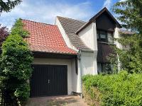 Wohnimmobilie Kauf Einfamilienhaus Schönes Wohnen - hier wird es möglich. Ein solides EFH wartet auf neue Besitzer mit Tatendrang !