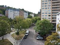 Wohnimmobilie Kauf Etagenwohnung Schönes 2-Zimmer Stadtappartment im Zentrum von Stuttgart Gepflegtes Mehrfamilienhaus Baujahr 1968 Sehr helle 2-Zimmer-Wohnung ca. 43 qm zugeordnete 2 Abstellräume im 