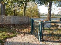 Wohnimmobilie Kauf Einfamilienhaus Das kleine Grundstück mit kleinem Bungalow befindet sich in gefragter Stahnsdorfer Lage und damit in einer der begehrtesten Ortslagen. Die Straße wird zu einer ruhig
