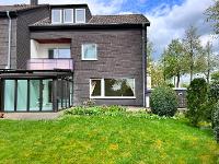 Wohnimmobilie Kauf Reihenhaus Reihenhaus mit Wintergarten und zwei Garagen