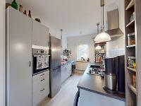 Wohnimmobilie Kauf Etagenwohnung Lichtdurchflutete Hochparterre-Etagenwohnung mit eigenem 100 m² Garten und moderner Ausstattung