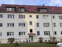 Wohnimmobilie Kauf Dachgeschosswohnung Nicht vermietete und nicht sanierte ETW im Dachgeschoss. Gute Raumaufteilung, Bad mit Fenster Küche mit Fenster
