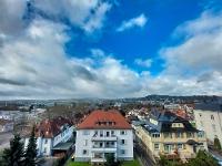 Wohnimmobilie Kauf Etagenwohnung Charmante, zentral gelegene 3-Zimmerwohnung in Bad Nauheim: Sonniger Balkon mit Skyline und Taunus-Ausblick und beste Infrastrukturanbindung. Ihr perfektes Zuhause.