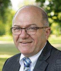Helmut Schütz