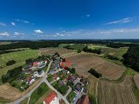 Wohnimmobilie Kauf Wohnbaugrundstück Das angebotene Grundstück zur Wohnbebauung befindet sich in einer ruhigen und idyllischen Lage und bietet eine Grundstücksgröße von 1000 m². Eine genehmigte Bauvor