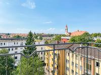 Wohnimmobilie Kauf Dachgeschosswohnung Die sonnige 2-Zimmer-Dachgeschoss-Wohnung mit offener Galerie befindet sich im 5.Obergeschoss eines gepflegten Mehrfamilienhauses im beliebten Stadtteil München 