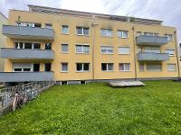 Wohnimmobilie Kauf Etagenwohnung Die gut geschnittene 3-Zimmer-Wohnung im 1. Obergeschoss eines gepflegten Wohnblocks bietet eine angenehme Wohnatmosphäre und ist ideal für Paare, kleine Familien oder